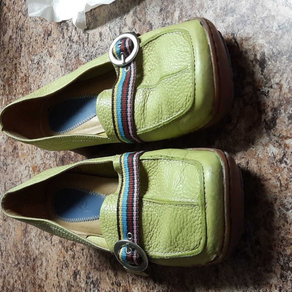 Indigo leather shoes